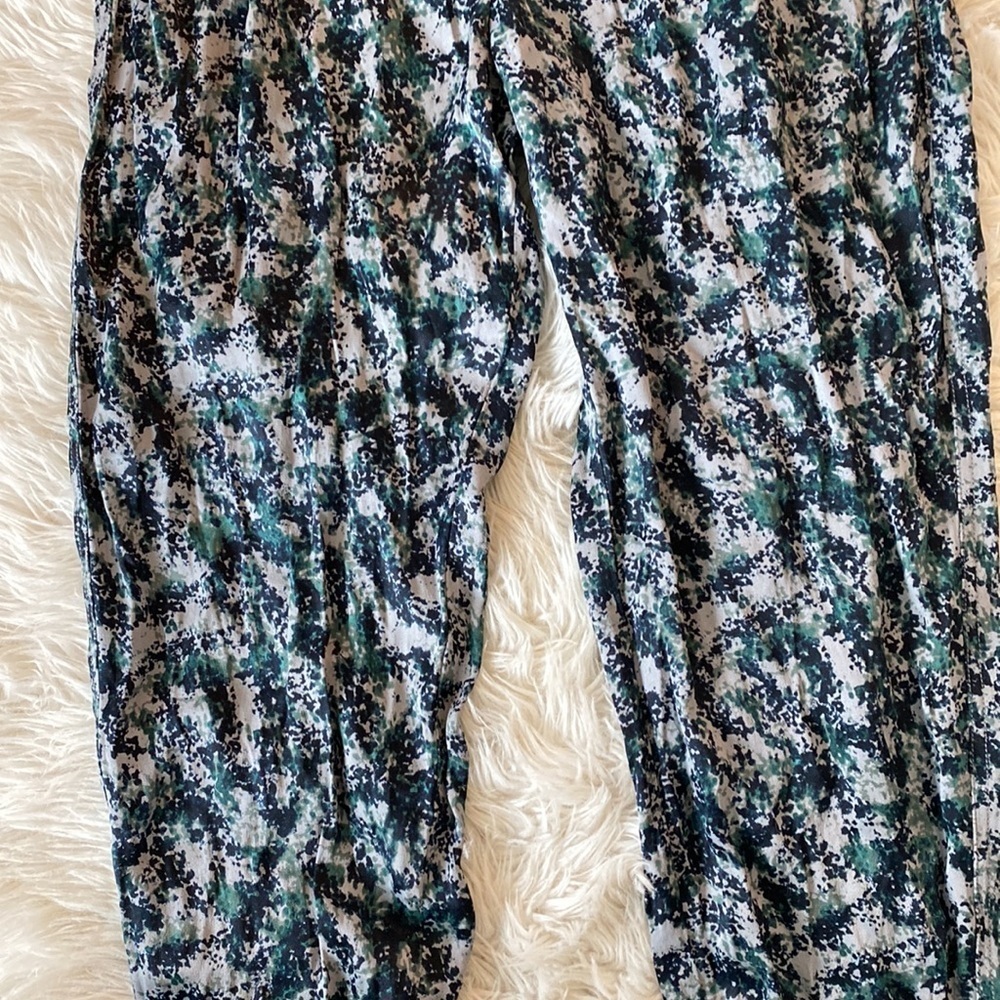 Anthropologie Diandra Pleated Joggers in Green Motif - Picture 11 of 14